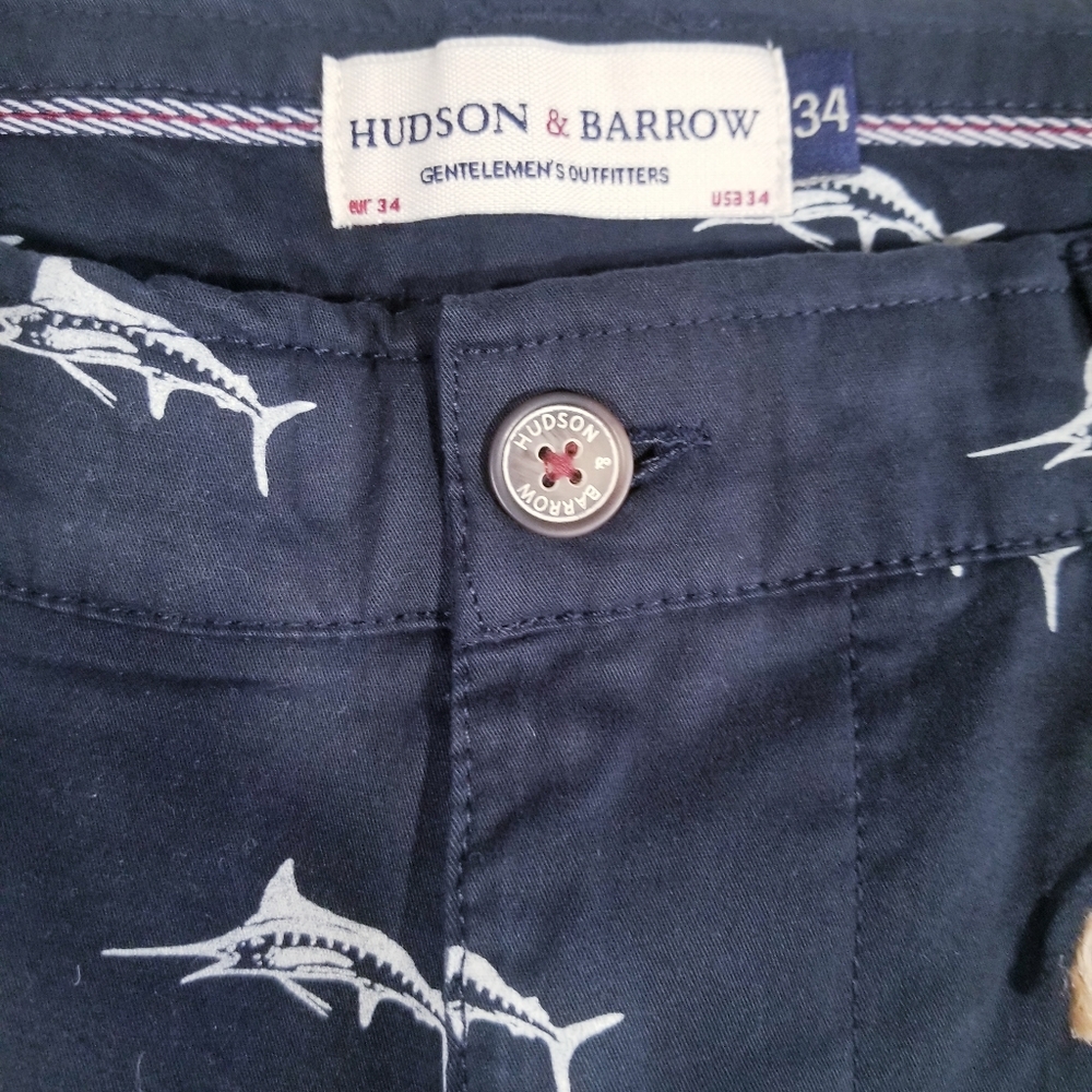 Hudson & Barrow navy blue fish print shorts. 34 - Picture 9 of 14